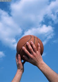 詹姆斯生涯4.5万分，湖人退役23号球衣