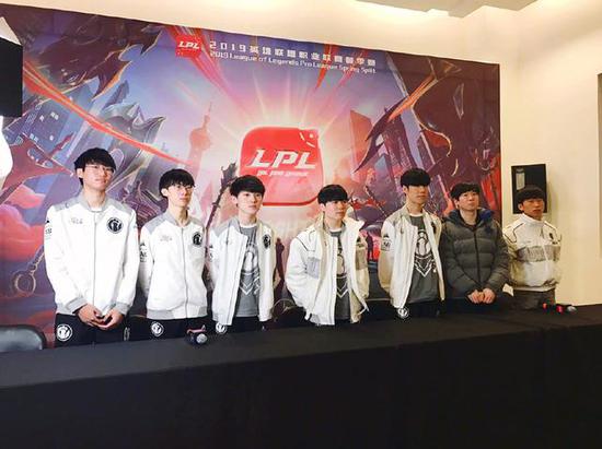 使得球员在 使得球员在